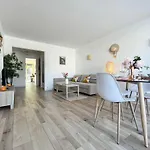 Comfortable With Parking - Riviera *
