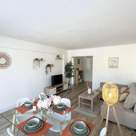 Comfortable With Parking - Riviera Apartment Antibes