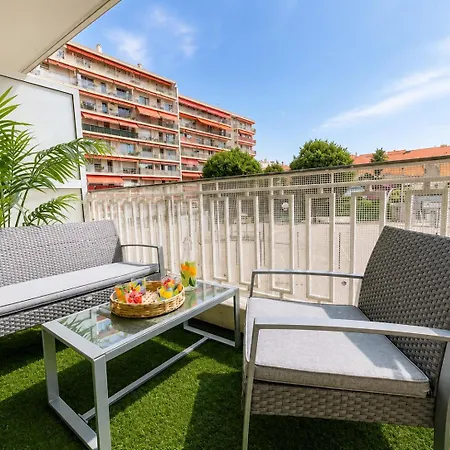 Apartament Comfortable With Parking - Riviera