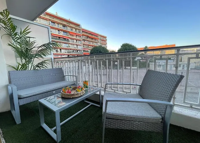 Comfortable With Parking - Riviera