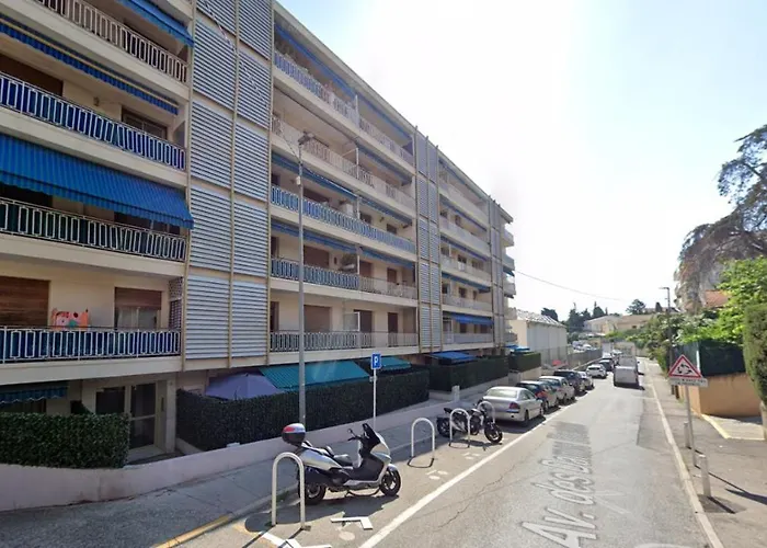 Apartment Comfortable With Parking - Riviera