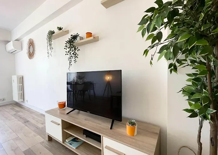 Apartment Comfortable With Parking - Riviera