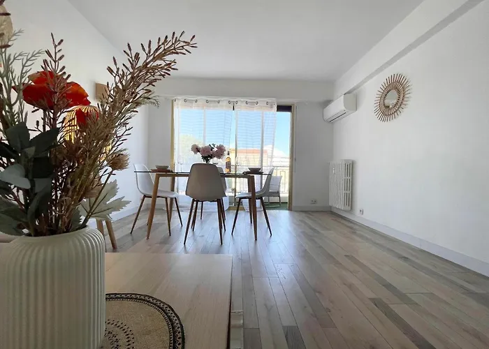 Comfortable With Parking - Riviera * Αντίμπ